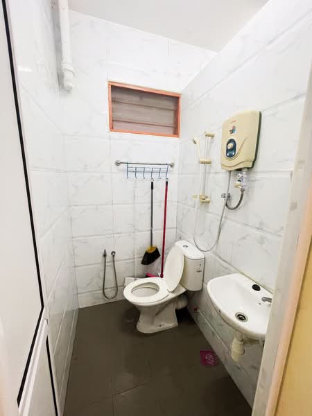 Apartment for Rent at Desa Daya - Jerry Tan - Bathroom - PropertyGuru.com.my