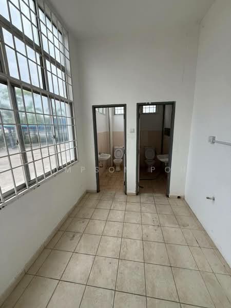 Semi-D Factory for Rent in Taman Perindustrian Senai (Senai) - Simpson Poh - Bathroom - PropertyGuru.com.my