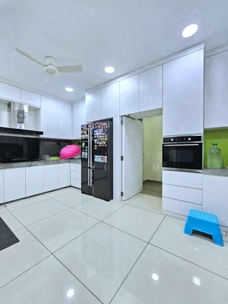 Rumah Kluster untuk Dijual di Taman Gaya (Ulu Tiram) - Karl Lim - Kitchen - PropertyGuru.com.my