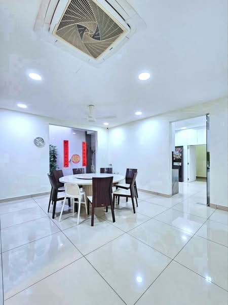Rumah Kluster untuk Dijual di Taman Gaya (Ulu Tiram) - Karl Lim - Dining Room - PropertyGuru.com.my
