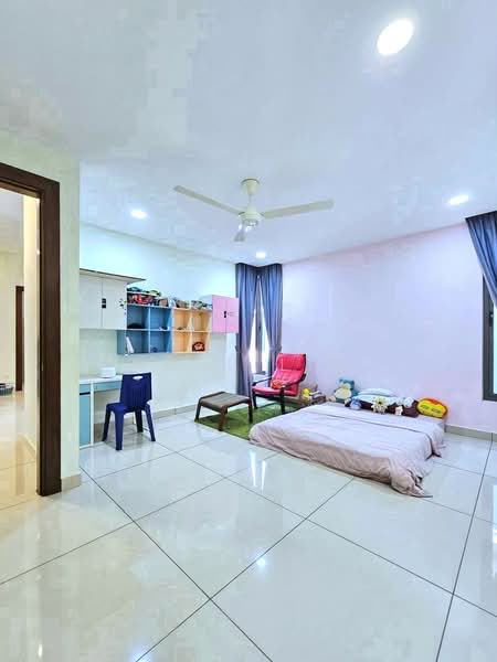 Rumah Kluster untuk Dijual di Taman Gaya (Ulu Tiram) - Karl Lim - Bedroom - PropertyGuru.com.my