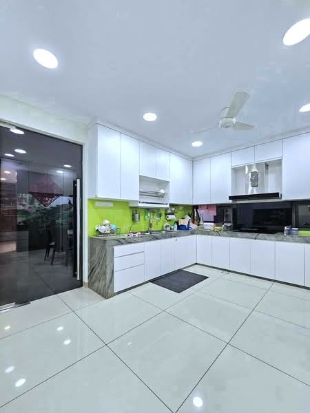 Rumah Kluster untuk Dijual di Taman Gaya (Ulu Tiram) - Karl Lim - Kitchen - PropertyGuru.com.my
