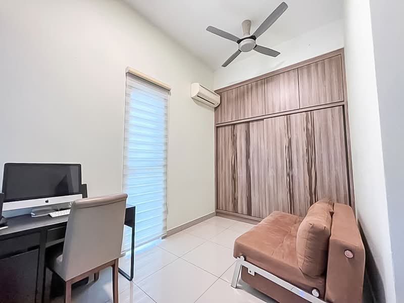 3-storey Terraced House for Sale in Petaling Jaya (Selangor) - Vincent Liaw - Study - PropertyGuru.com.my