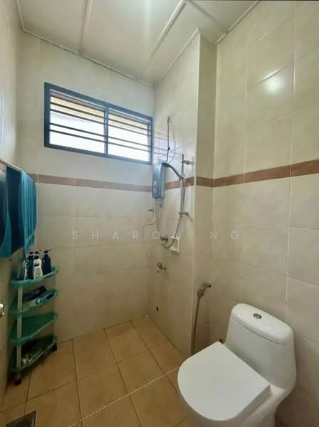 1.5-storey Terraced House for Sale in Taman Impian Emas (Skudai) - Sharon Ng - Bathroom - PropertyGuru.com.my