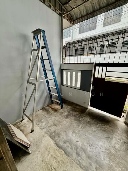 2-storey Terraced House for Sale in Taman Molek (Johor Bahru) - Simpson Poh - Exterior - PropertyGuru.com.my