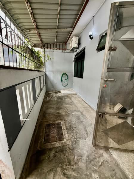2-storey Terraced House for Sale in Taman Molek (Johor Bahru) - Simpson Poh - Exterior - PropertyGuru.com.my