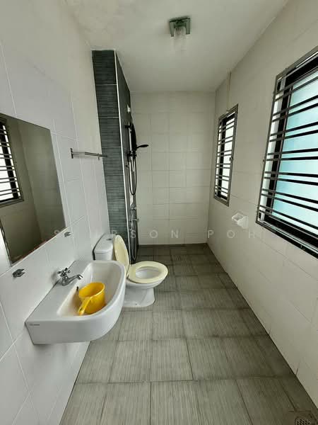 2-storey Terraced House for Sale in Taman Molek (Johor Bahru) - Simpson Poh - Bathroom - PropertyGuru.com.my