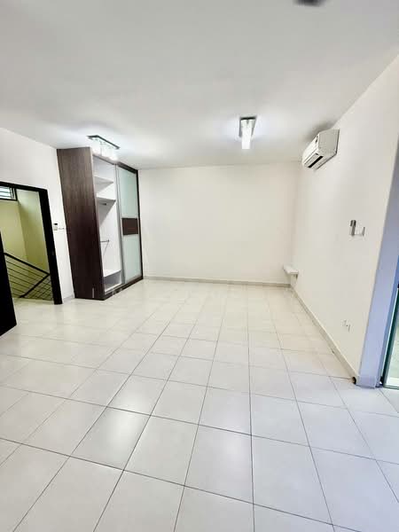 2-storey Terraced House for Sale in Taman Molek (Johor Bahru) - Simpson Poh - Interior - PropertyGuru.com.my