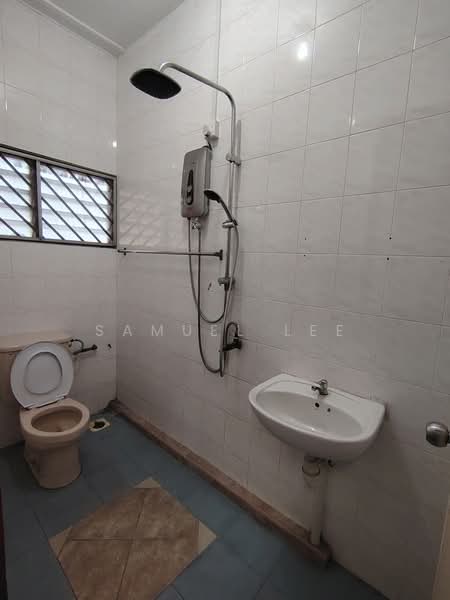2-storey Terraced House for Rent in Taman Anggerik (Johor Bahru) - Samuel Lee - Bathroom - PropertyGuru.com.my