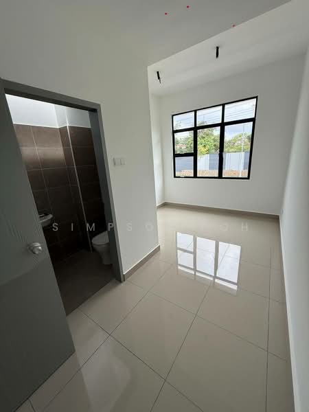Rumah Teres untuk Dijual di Taman Ponderosa (Johor Bahru) - Simpson Poh - Bathroom - PropertyGuru.com.my