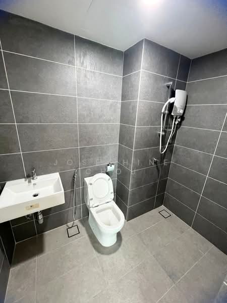 Servis Apartment untuk Dijual di The Glenz @ Glenmarie - Josephine Chou - Bathroom - PropertyGuru.com.my