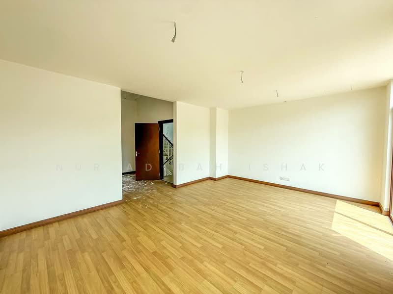 3-storey Terraced House for Sale in Diamond City (Semenyih) - Nur Adibah Ishak - PropertyGuru.com.my