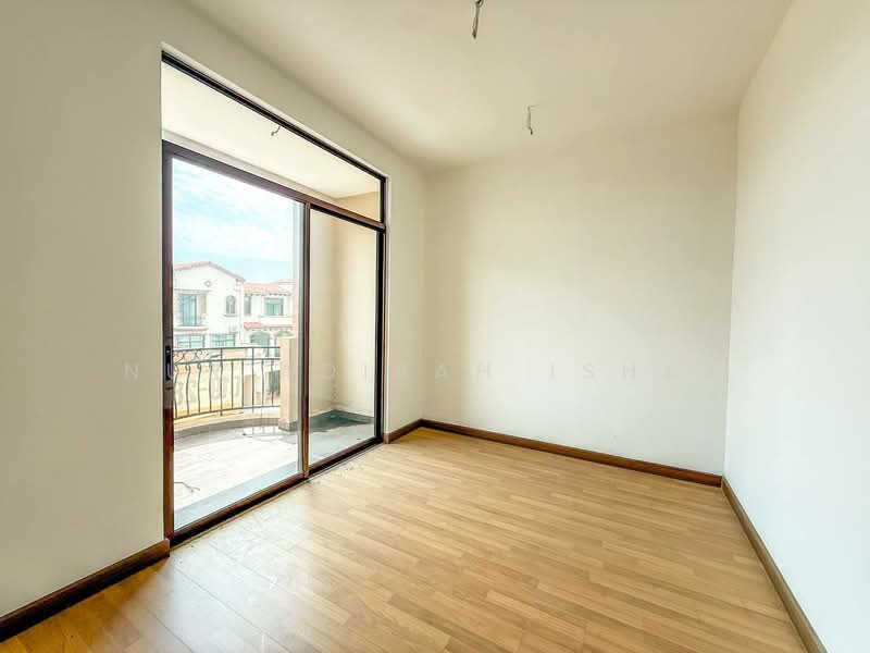 3-storey Terraced House for Sale in Diamond City (Semenyih) - Nur Adibah Ishak - PropertyGuru.com.my