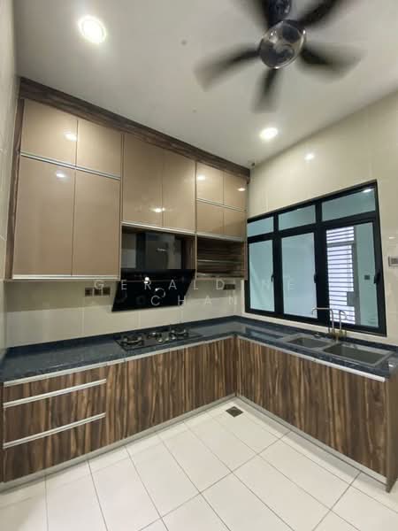Rumah Berkembar untuk Disewa di 16 Sierra (Puchong) - Geraldine Chan - Kitchen - PropertyGuru.com.my
