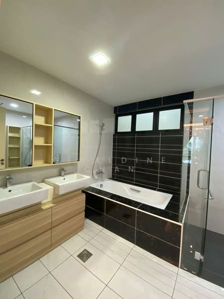 Rumah Berkembar untuk Disewa di 16 Sierra (Puchong) - Geraldine Chan - Bathroom - PropertyGuru.com.my