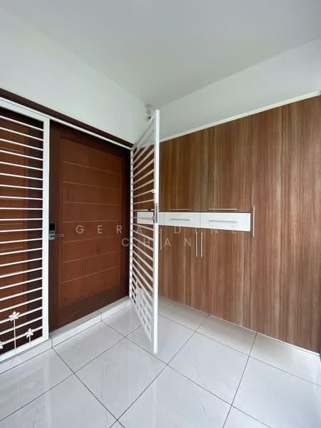 Rumah Berkembar untuk Disewa di 16 Sierra (Puchong) - Geraldine Chan - Entrance - PropertyGuru.com.my