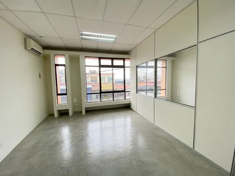Kedai untuk Dijual di Taman Malim Jaya (Bachang) - Ramona Tan - Interior - PropertyGuru.com.my