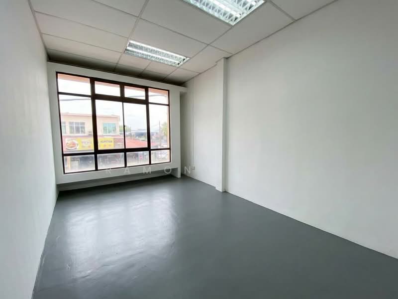Kedai untuk Dijual di Taman Malim Jaya (Bachang) - Ramona Tan - Interior - PropertyGuru.com.my