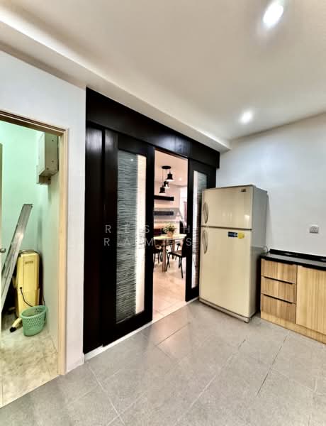 Condominium for Rent at Marina Bay Condominium - Ressha Ramesh - Kitchen - PropertyGuru.com.my