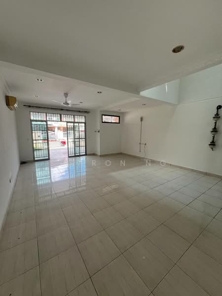 2-storey Terraced House for Sale in Taman Austin Perdana (Tebrau) - Sharon Ng - Living Room - PropertyGuru.com.my