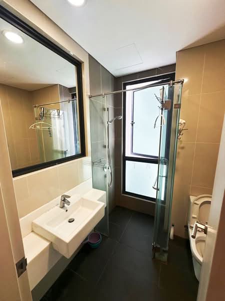 Kondominium untuk Disewa di The LIGHT COLLECTION II - Jerry Tan - Bathroom - PropertyGuru.com.my