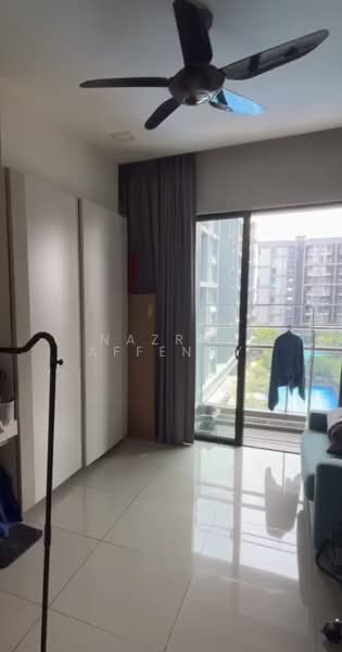 Servis Apartment untuk Disewa di Paramount Utropolis - Nazrin Affendy - Balcony - PropertyGuru.com.my