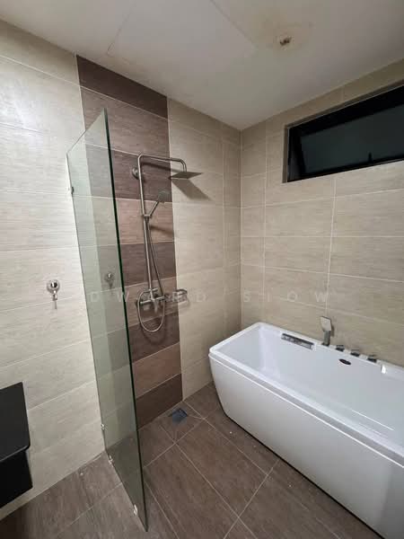 Service Residence for Sale at Molek Regency - Edward Siow - Bathroom - PropertyGuru.com.my
