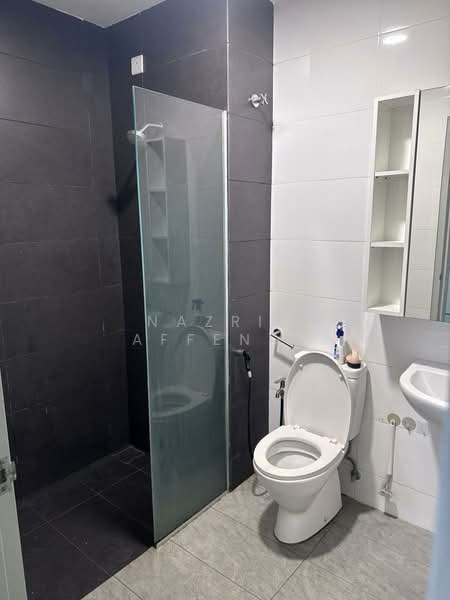 Servis Apartment untuk Disewa di Utropolis Suites 1 - Nazrin Affendy - Bathroom - PropertyGuru.com.my