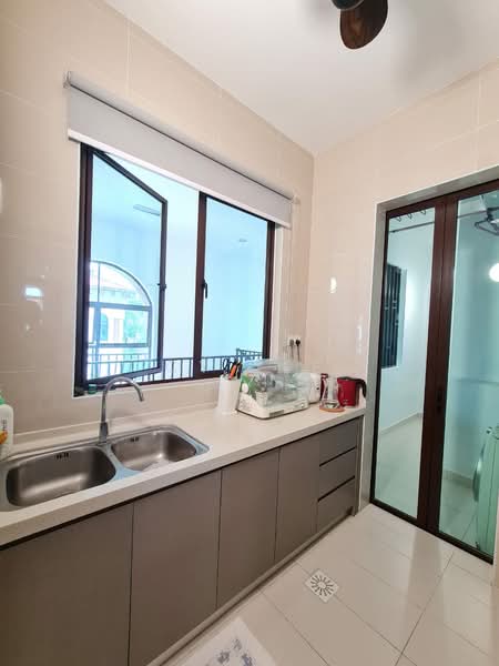 Kondominium untuk Disewa di Isle of Kamares - CY Tee - Kitchen - PropertyGuru.com.my