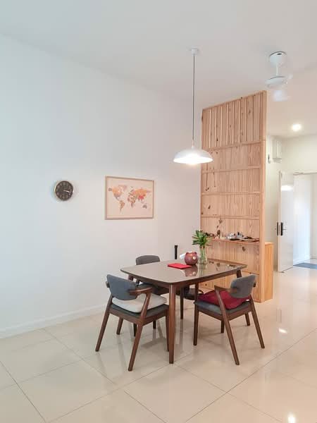 Kondominium untuk Disewa di Isle of Kamares - CY Tee - Dining Room - PropertyGuru.com.my
