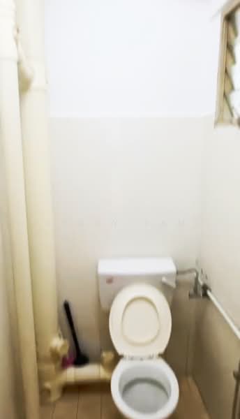 Pangsapuri untuk Disewa di Greenlane Heights Block 3 - Jerry Tan - Bathroom - PropertyGuru.com.my