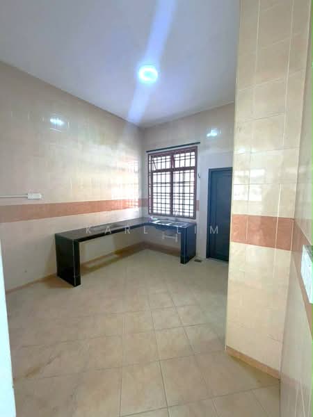 2-storey Terraced House for Sale in Taman Damansara Aliff (Tampoi) - Karl Lim - Kitchen - PropertyGuru.com.my
