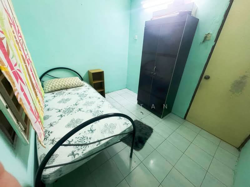 Pangsapuri untuk Disewa di Desa Bayan Apartment - Jerry Tan - Bedroom - PropertyGuru.com.my