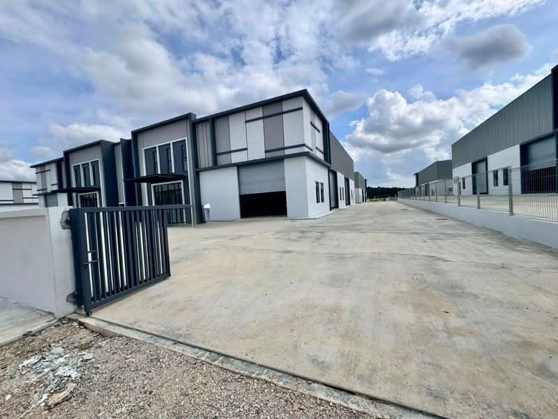 Factory for Rent in Eco Business Park 1 (Johor Bahru) - Veekie Ng - Exterior - PropertyGuru.com.my