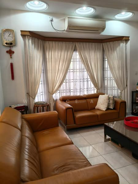 Rumah Teres 2 Tingkat untuk Dijual di Taman Perling (Perling) - Wallace Ang - Living Room - PropertyGuru.com.my