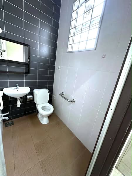 2-storey Terraced House for Sale in Setia Tropika (Johor Bahru) - Karl Lim - Bathroom - PropertyGuru.com.my
