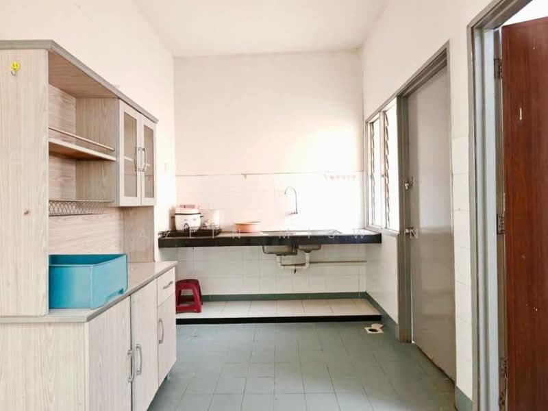 2-storey Terraced House for Sale in Taman Puncak Jalil (Seri Kembangan) - Hazlin Miswan - Kitchen - PropertyGuru.com.my