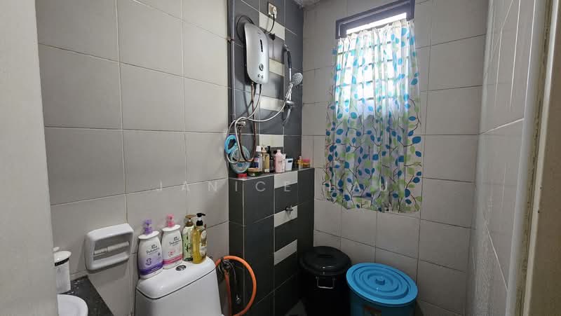 Rumah Teres 2 Tingkat untuk Dijual di Alam Damai (Cheras) - Janice Lau - Bathroom - PropertyGuru.com.my