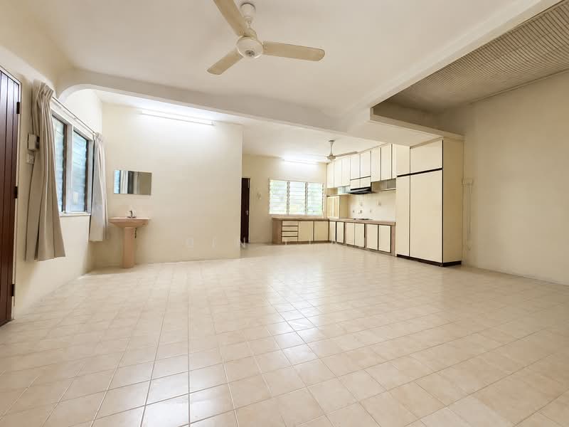 Rumah Berkembar untuk Dijual di Island Park (Jelutong) - Ben Liau - Kitchen - PropertyGuru.com.my