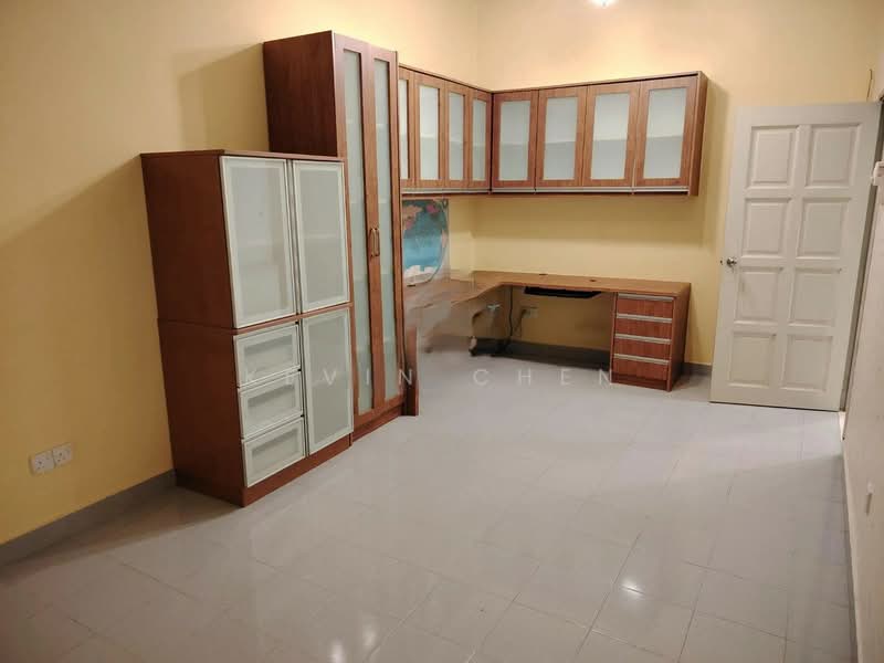 Rumah Berkembar untuk Dijual di Bandar Tun Hussein Onn (Cheras) - Kevin Chen - Study - PropertyGuru.com.my