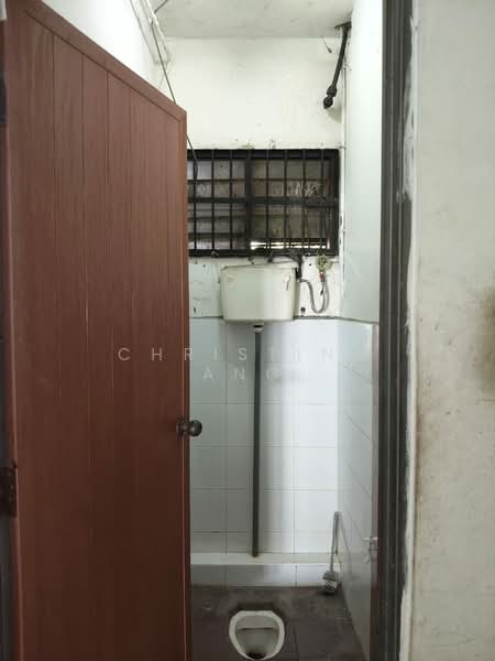 Factory for Rent in Taman Johor Jaya (Johor Bahru) - Christina Ang - Bathroom - PropertyGuru.com.my