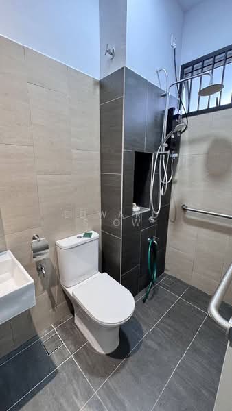 Rumah Teres 1 Tingkat untuk Disewa di Skudai (Johor) - Edward Siow - Bathroom - PropertyGuru.com.my