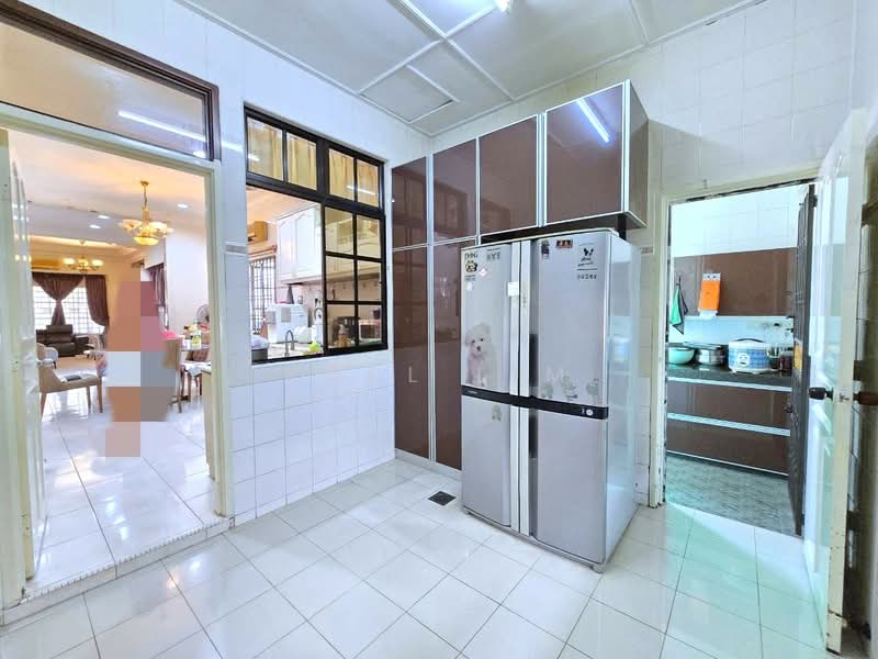 Rumah Teres 2 Tingkat untuk Dijual di Taman Pelangi Indah (Ulu Tiram) - Karl Lim - Kitchen - PropertyGuru.com.my