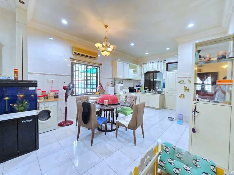 Rumah Teres 2 Tingkat untuk Dijual di Taman Pelangi Indah (Ulu Tiram) - Karl Lim - Kitchen - PropertyGuru.com.my