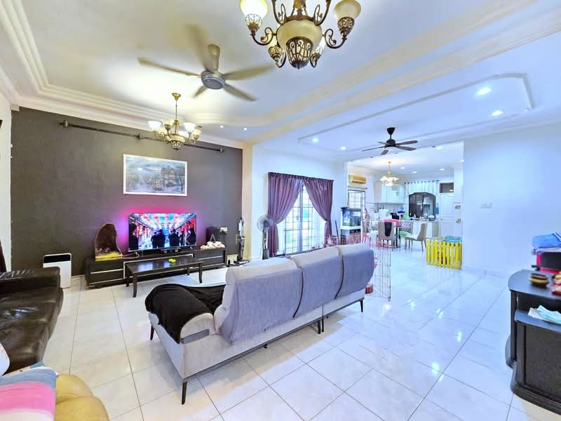 Rumah Teres 2 Tingkat untuk Dijual di Taman Pelangi Indah (Ulu Tiram) - Karl Lim - Living Room - PropertyGuru.com.my