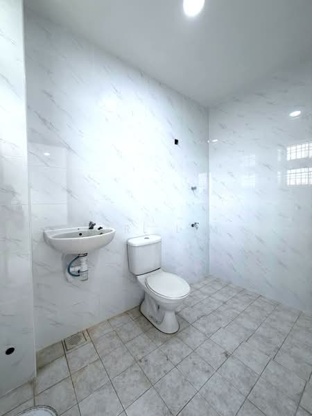 2-storey Terraced House for Sale in Austin Perdana (Tebrau) - Karl Lim - Bathroom - PropertyGuru.com.my