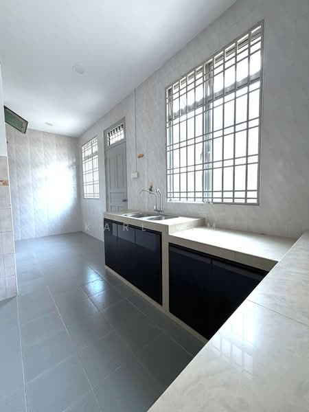 2-storey Terraced House for Sale in Austin Perdana (Tebrau) - Karl Lim - Kitchen - PropertyGuru.com.my