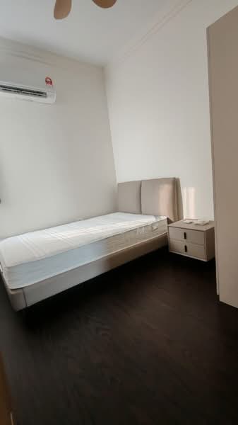 Kondominium untuk Disewa di R&F Princess Cove Phase 2-Seine Region - Chloe Shum - Bedroom - PropertyGuru.com.my
