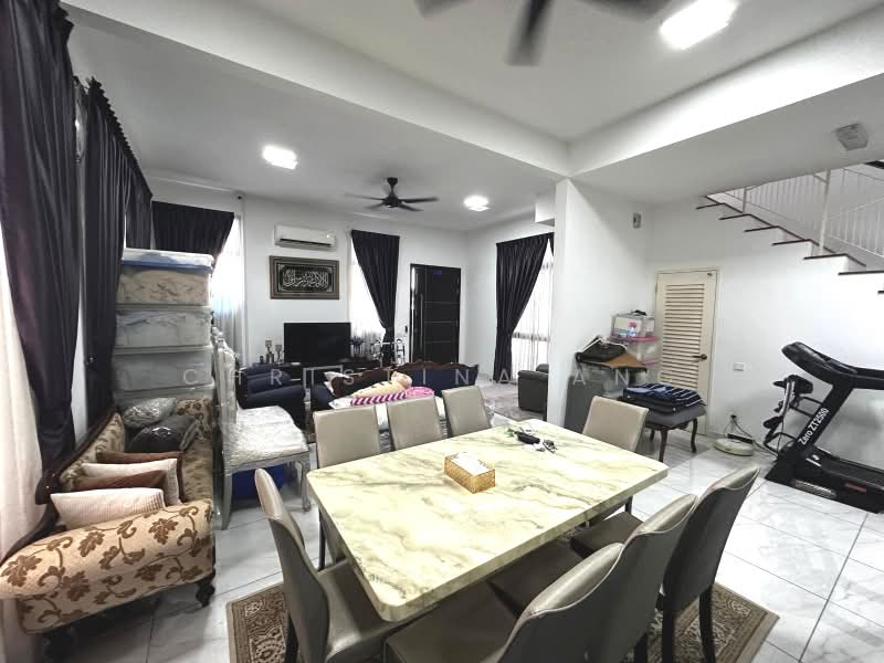 Rumah Kluster untuk Dijual di Setia Tropika (Johor Bahru) - Christina Ang - Living Room - PropertyGuru.com.my