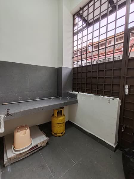 1-storey Terraced House for Rent in Taman Molek (Johor Bahru) - Christy Chew - Exterior - PropertyGuru.com.my